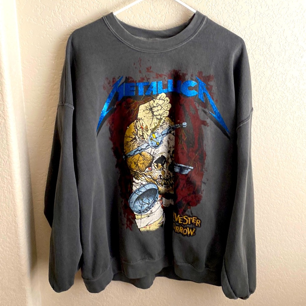 Urban Outfitters Metallica Graphic Crew Neck!